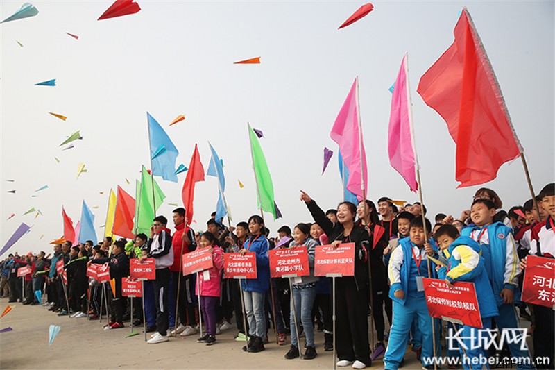 河北智飛極農(nóng)無人機(jī)科技|一鳶科技|行業(yè)定制無人機(jī) 河北智飛極農(nóng)無人機(jī)科技|一鳶科技|行業(yè)定制無人機(jī)